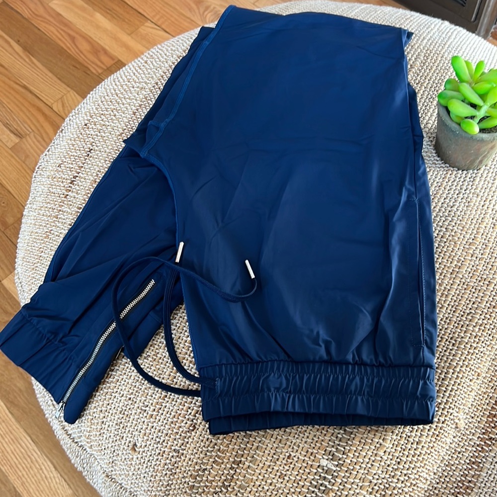 Zyia Everywhere Zipper Joggers in Navy Size L